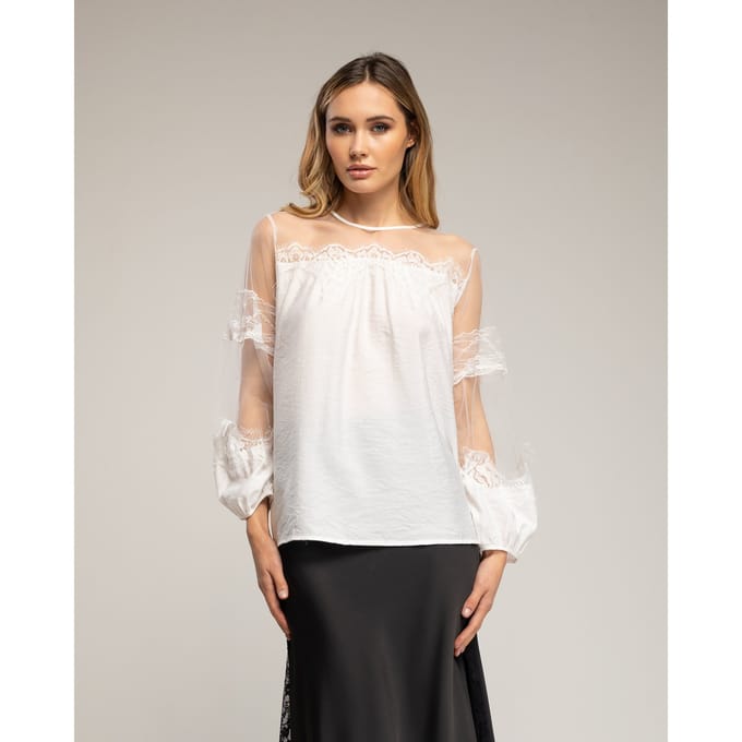 Chiffon blouse met mouwen en schouders van tule en kantdetails