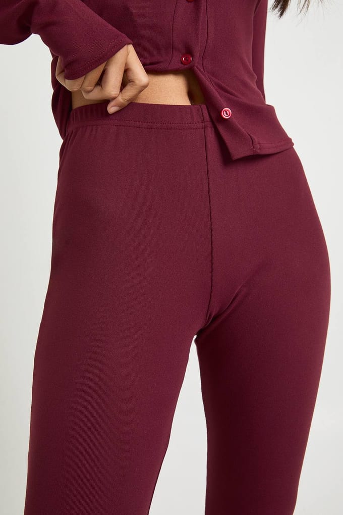 boohoo Dames Ultra Zachte Flared Legging | Bordeaux Rood | Maat: 36