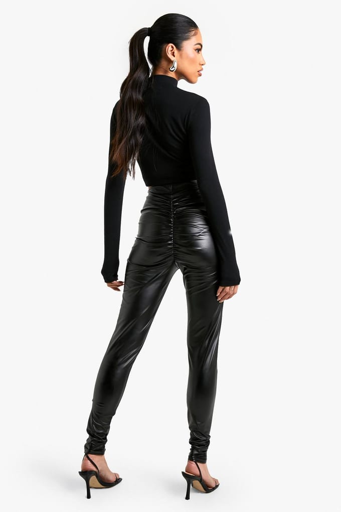 boohoo Dames PU geraffelde bumlegging | True Black | Maat: 34