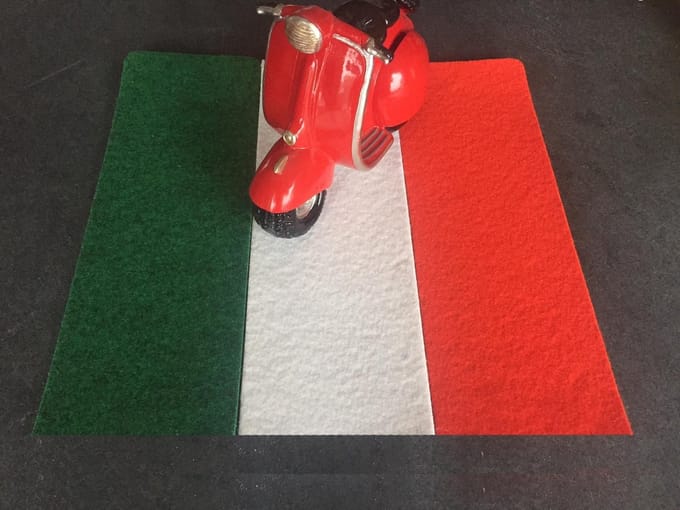 JYG Italiaanse Driekleur 1m x (1x8m groen) + (1x8m wit) + (1x8m Rood) = 24m2