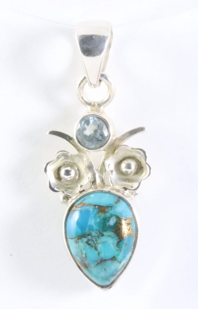 Zilveren hanger met blauwe koperturkoois en topaas