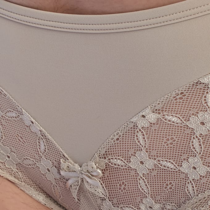 Kanten culotteslip voor dames, model BRIGITTE. Elegantie, comfort en perfecte pasvorm.