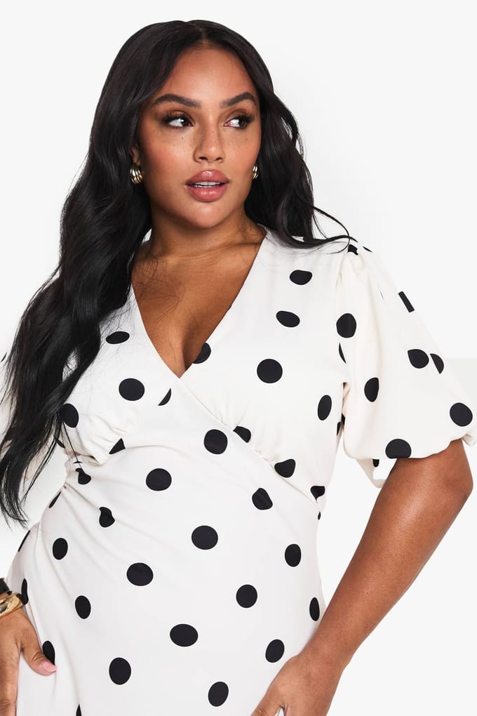 boohoo Dames PLUS POLKA DOT MAXI JURK | Ivoor | Maat: 50