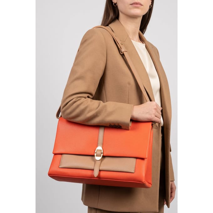 Coccinelle dorian Bicolor Gazpacho/skin Maat: OS | Clutches Outlet | Dames | Beige