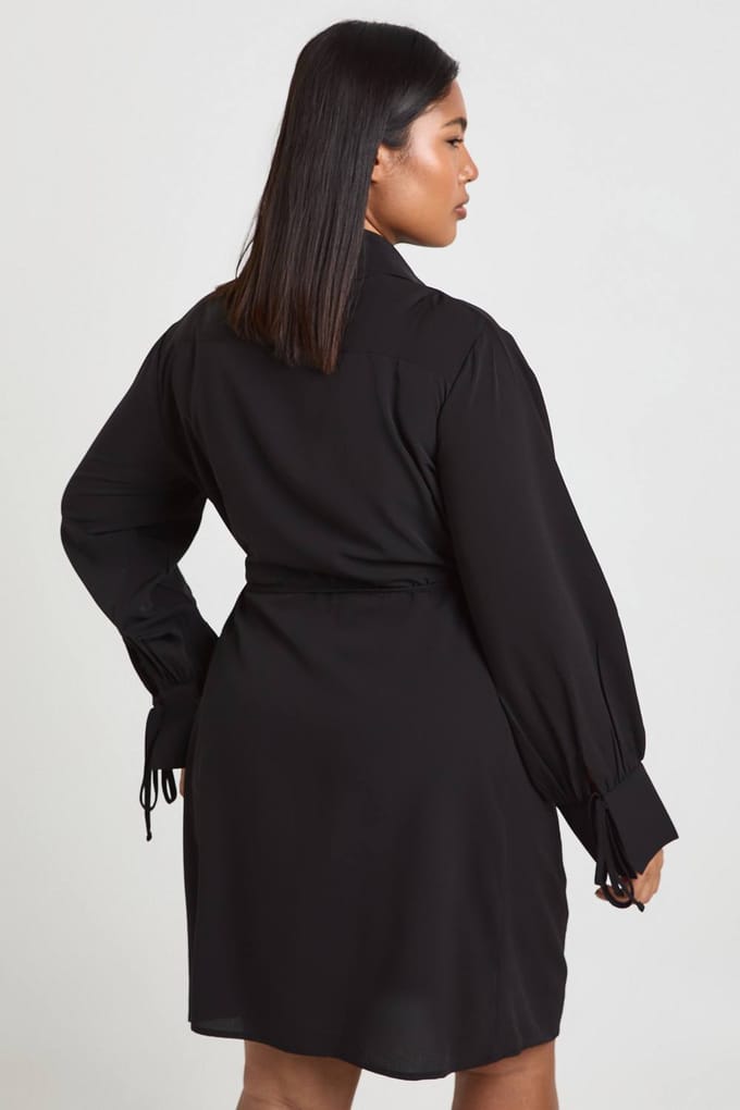 boohoo Dames Plus Geweven Wikkel Strik Midaxi Jurk | Zwart | Maat: 46