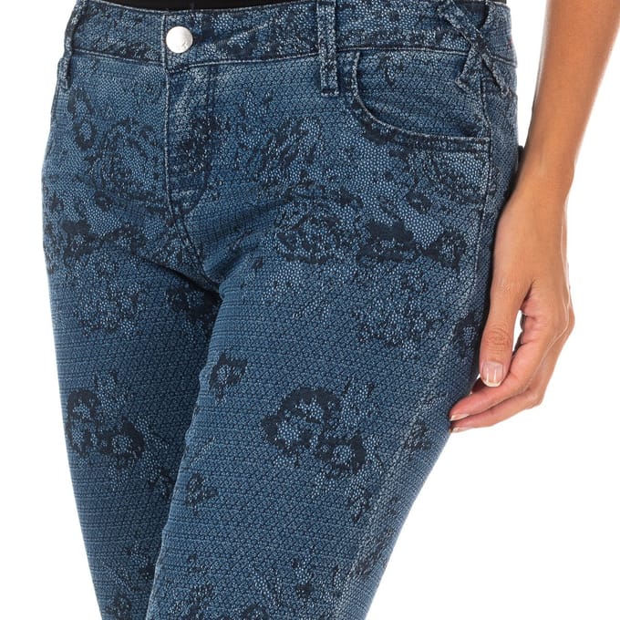 Bedrukte en elastische lange denim broek 10DB50210 vrouw