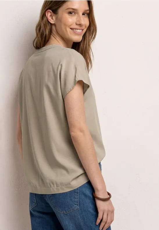 Blouse met losse schouders en gespleten hals