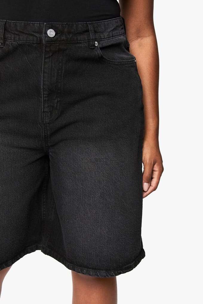 boohoo Dames Plus Denim Jort | Washed Black | Maat: 46