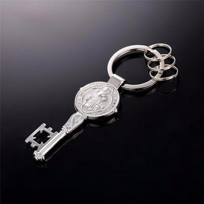 Sleutelhanger Benedictus verzilverd