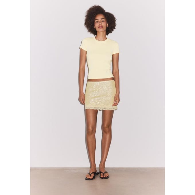Stradivarius Basic T-shirt met ronde hals en korte mouw  Pastelgeel S