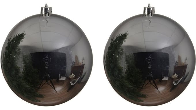 Decoris grote kerstbal - 2x - zilver - glans - kunststof - 14 cm - onbreekbaar - kerstversiering - kerstboomversiering