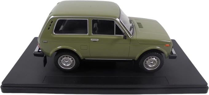 Miniatuur Lada NIVA 1990 modelauto schaal 1:24