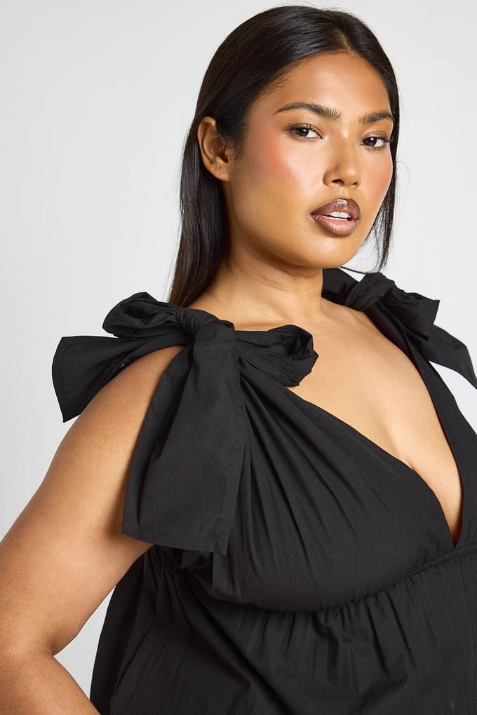 boohoo Dames Plus Top Met Strikbandjes Op De Schouders | Zwart | Maat: 52