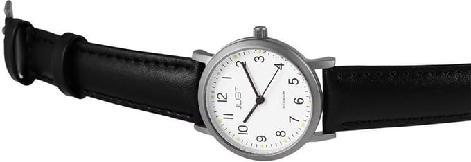 Titanium horloge van het merk Just- goudkleurig wijzerplaat