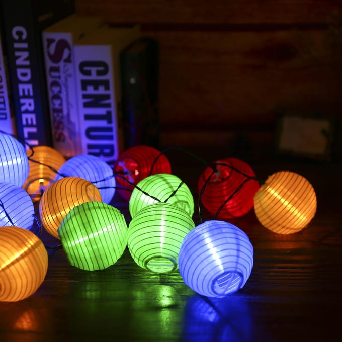 5 Meter/16,4 Ft 20 LED's Op Zonne-energie Energie Feeën Slingers Lantaarn Licht Gazonlamp met Constant wit
