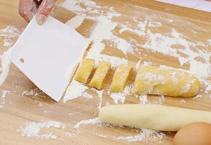 Finnacle - Deegschraper - Keukentool - Keukengadget - Wit - Koken - Schraper - Keukenaccessoire