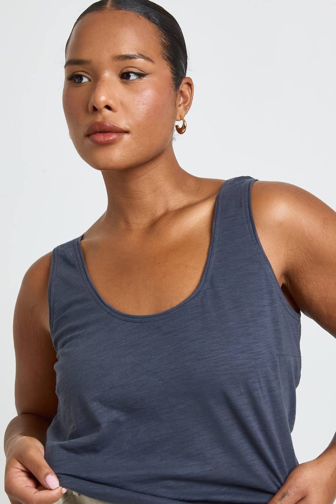 boohoo Dames Plus Scoop Hals Doorschijnend Vest Top | Houtskool | Maat: 52