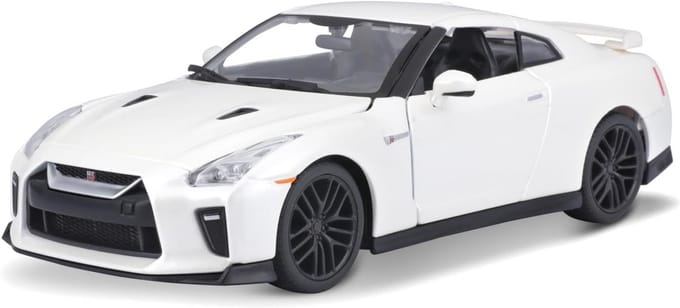 1:24 Nissan GTR 2017 modelauto - parelwit
