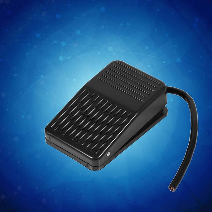 220V / 380V Elektrische Stroom Plastic Voetpedaal Schakelaar Aan Uit Bediening Zwarte Kleur   10cm Snoer black