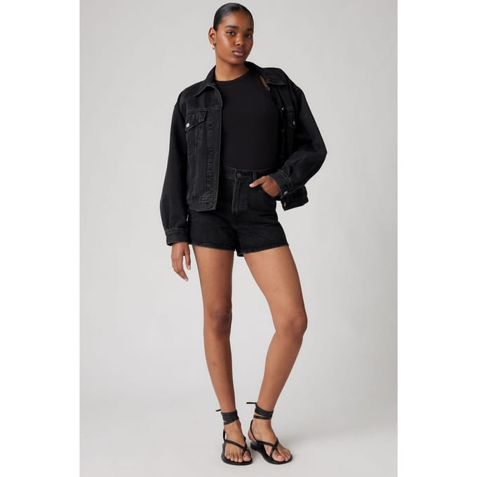 Levi's 80s Mom Short Black Stonewash Größe: W25 | Kurze Sporthosen Outlet | Damen | Schwarz