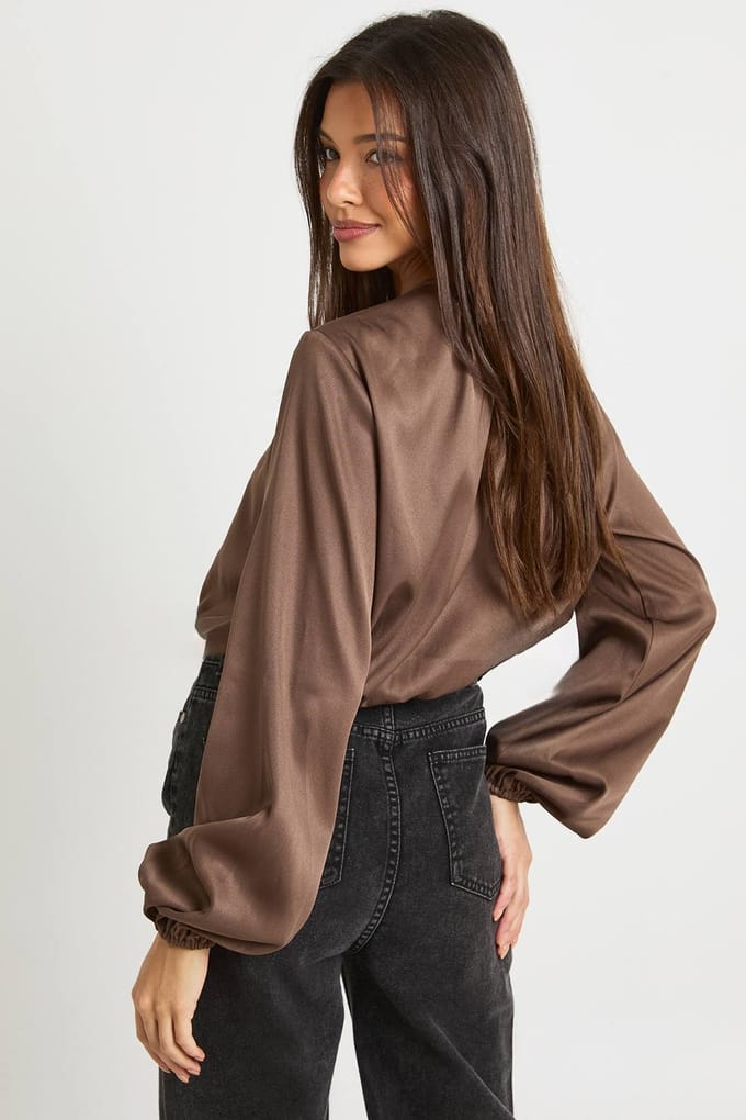 boohoo Dames Plisse top met ballonmouwen | Espresso | Maat: 6