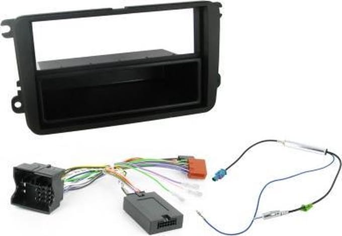 Volkswagen Radio met stuurwielbedienings interface en antenne verloop
