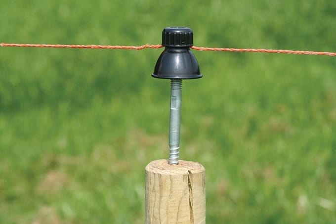Koltec Rechte isolatorsteunen met M10 draad 50st