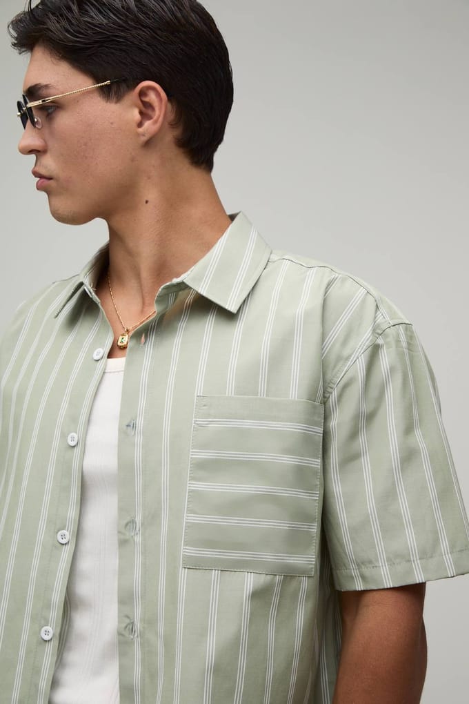 Oversized Shirt Met Brede Strepen En Gebogen Zoom & Wijde Short Set | Sage | Size Medium