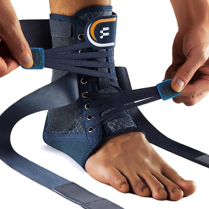 Stevige Enkelbrace voor Stabiliteit en Compressie bij Verstuiking