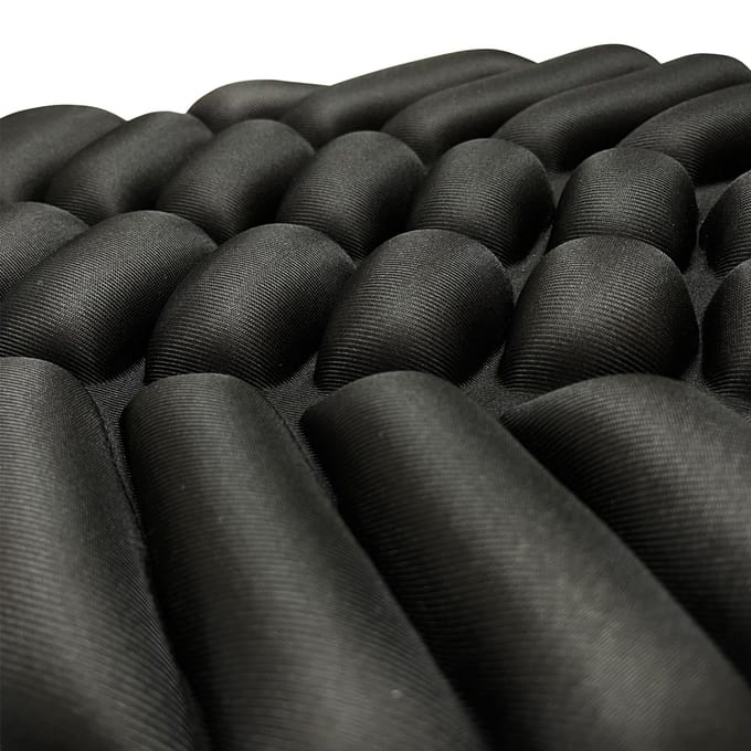 Universele motorpad hoge elastische compressie sponsvulling 3D schokbestendige zonwering zwart