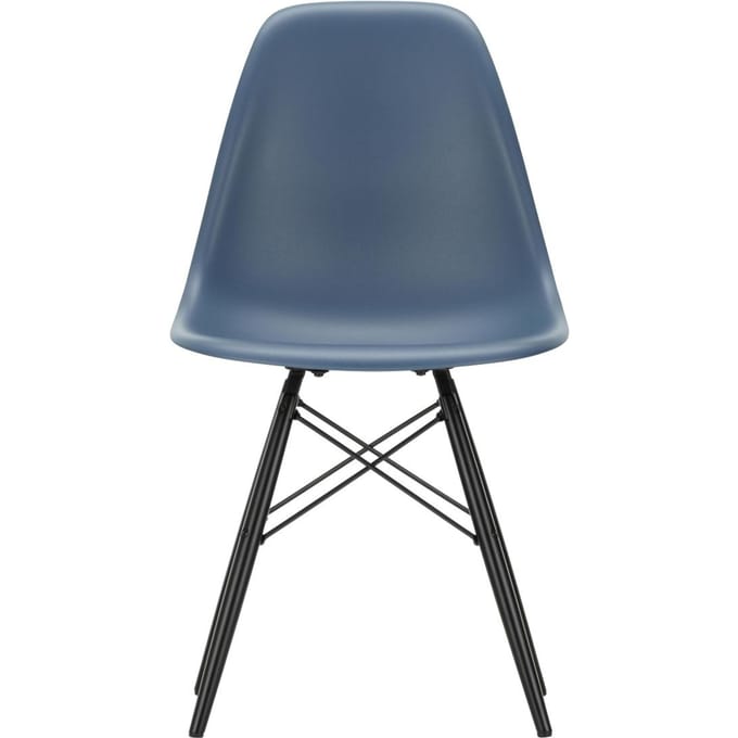Vitra - DSW Eames Plastic Sidechair - zeeblauw RE - esdoorn zwart