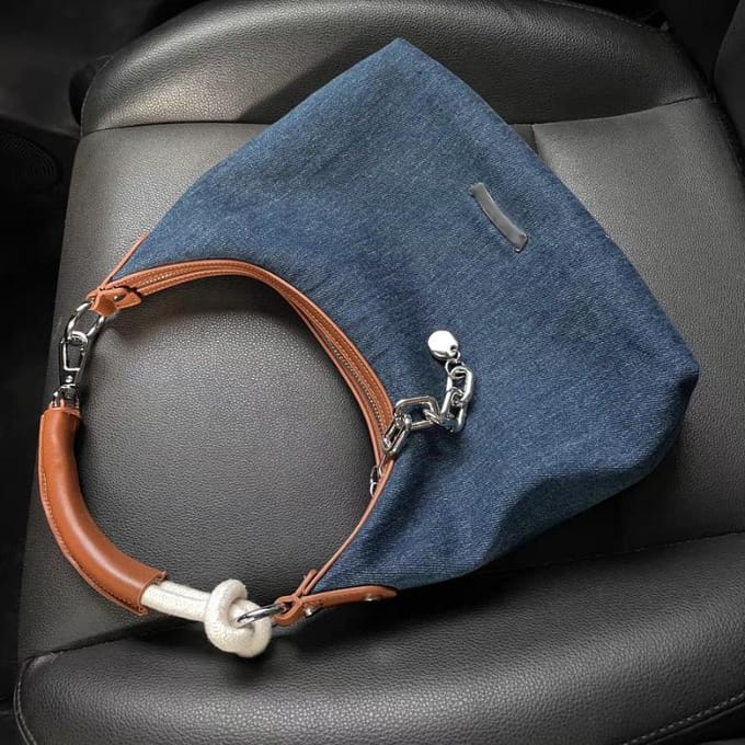 Sac fourre-tout en denim rétro pour femme Sac à bandoulière sous le bras de niche haut de gamme One Size bleu