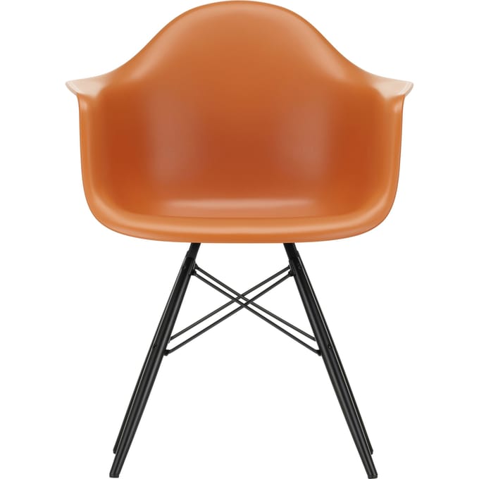 Vitra DAW Eames Plastic Armchair - roestoranje RE - esdoorn zwart