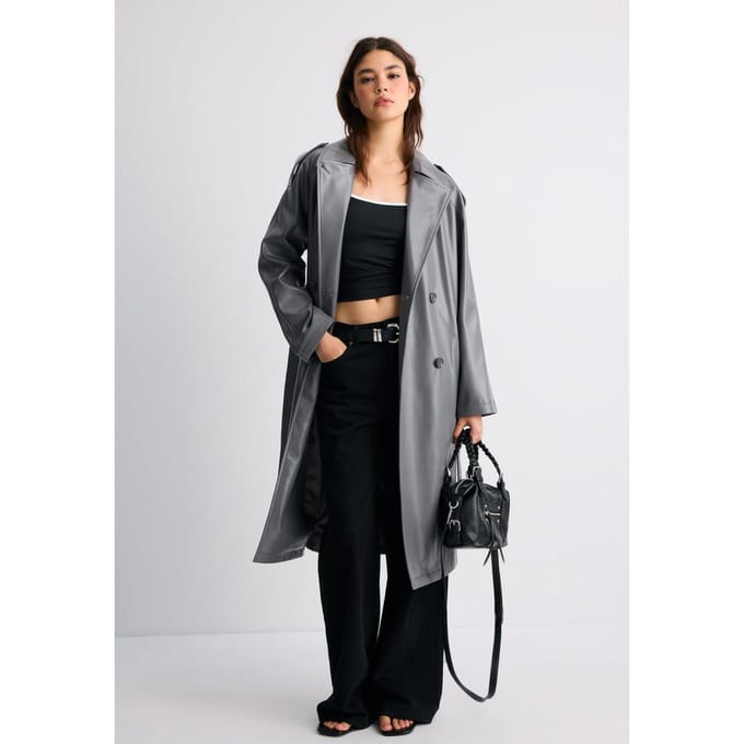 Stradivarius Lange trenchcoat met leereffect  Donkergrijs S