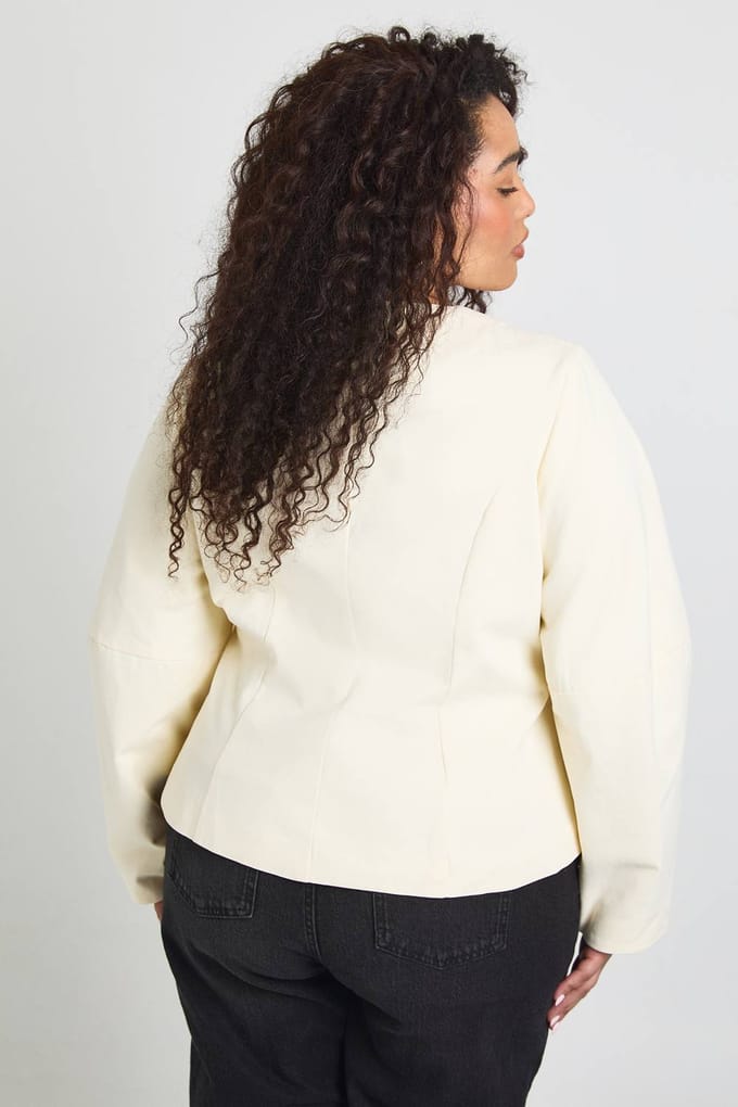 boohoo Dames Plus Twill Ballonmouw Getailleerde Blazer | Ecru | Maat: 44
