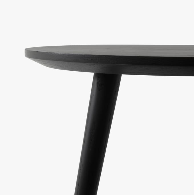 &Tradition In Between Tafel rond SK3 & SK4 - eiken, zwart gelakt - Ø90 cm