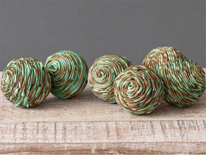 Decoratie ballen 072 groen/bruin