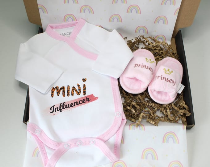 brievenbus cadeau 'Mini influencer' - cadeau baby - kraam cadeau - romper - prinses