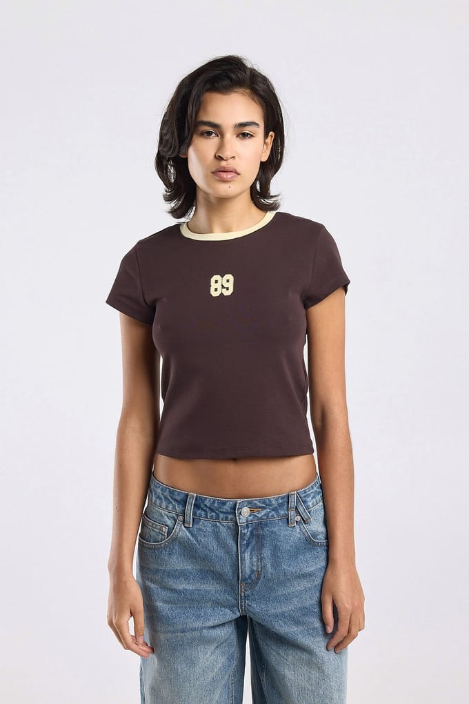 America Today Elaisa Dark Brown Maat: S | Tops Outlet | Dames | Bruin