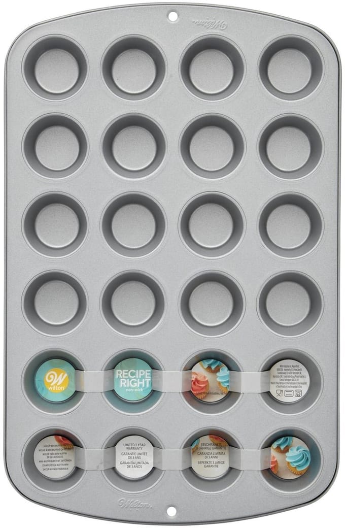 Wilton Muffin Bakvorm - 24 Mini Cupcakes en Muffins - Ø3,5 cm - Muffinvorm
