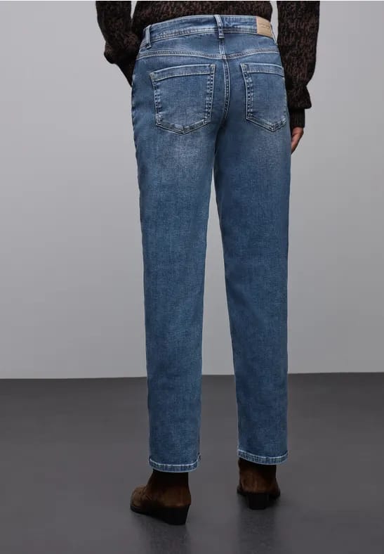Straight Legs jeans