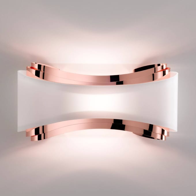 Selène LED wandlamp Ionica, koper met glazen kap