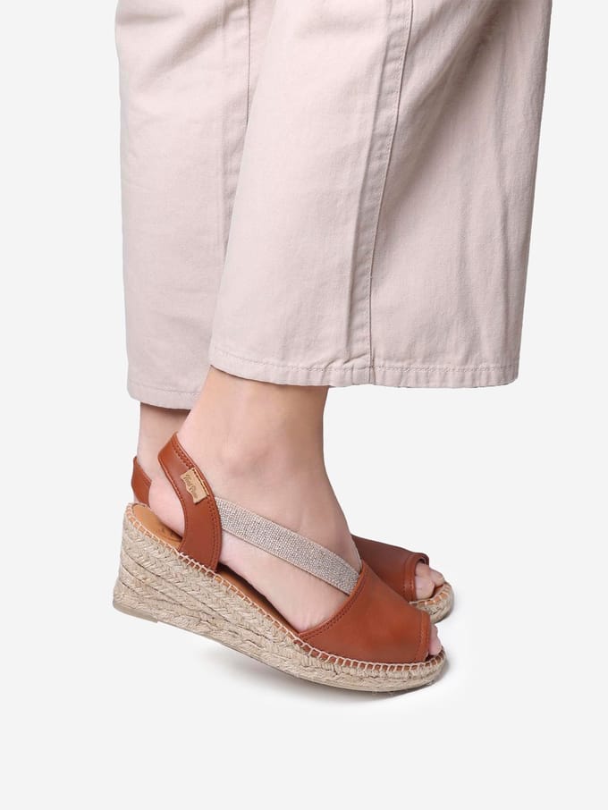 TEIDE-P | Leren espadrille met veiligheidssluiting en middelhoge sleehak - NOUGAT, 35