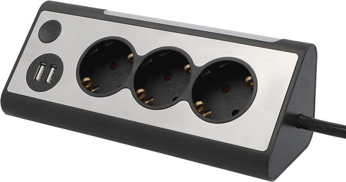 Hoekstekkerdoos met 3 Stopcontacten en 2 USB-laadpoorten
