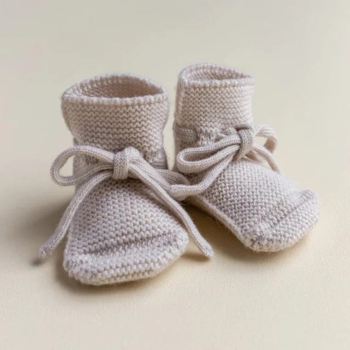 HVID slofjes off white 9-15 mnd