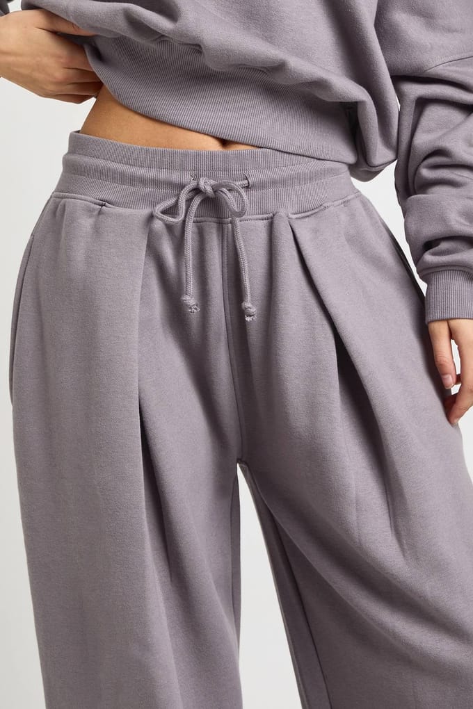boohoo Dames Off Shoulder Sweatshirt en Geplooide Joggingbroek Trainingspak | Benzine | Maat: Medium