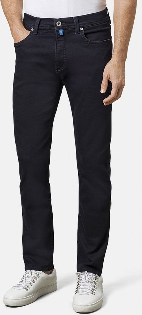 Pierre Cardin blauwe heren jeans   Rinsewash wassing   Tapered fit   5-Pocket zakken   Knoop- en ritssluiting   Duurzaam   Regular waist Blauw 35/36