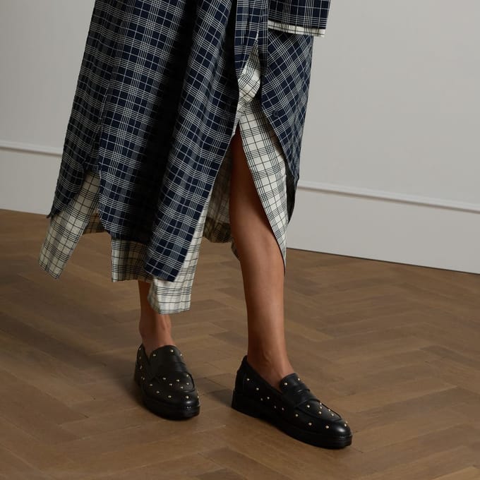 Manfield - Dames - Zwarte leren loafers met studs - Maat 40