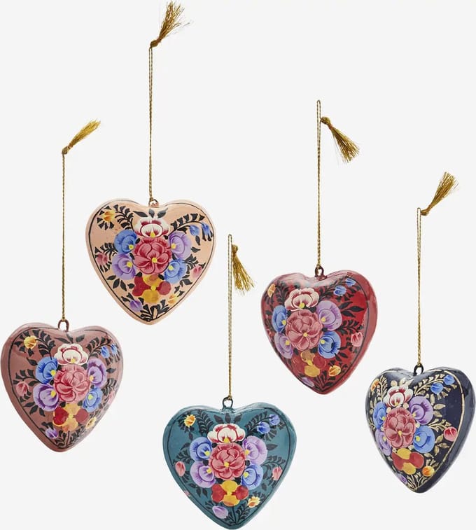 Madam Stoltz - Handbeschilderde papier maché kerst hartjes - set van 5