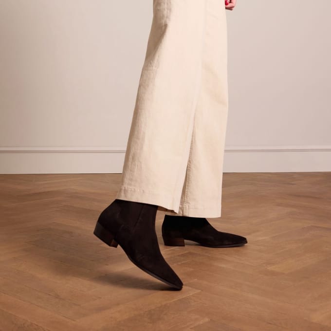 Manfield - Dames - Bruine suède chelsea boots - Maat 39